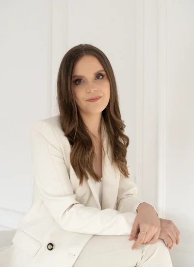 marcelina-swiecicka-dietetyk-portret-na-bialym-tle